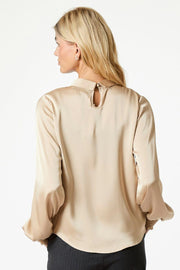 Fairy Drapy Satin Blouse | Champagne | Bluse fra Neo Noir