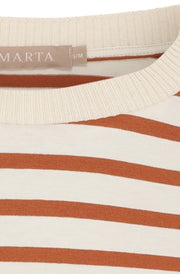 Brooklyn Tee | Beige/Rust | T-shirt fra Marta du Chateau