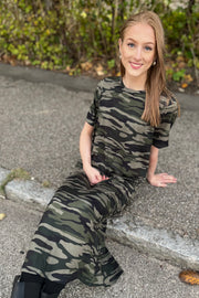 Alma Tshirt Dress | Dusty Camo | Kjole fra Liberté