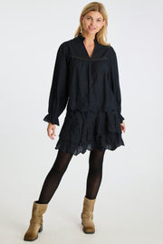 Heline Emb Blouse | Navy | Bluse fra Neo Noir