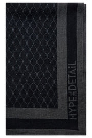 Scarf w/ Logo | Black | Tørklæde fra Hype The Detail