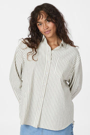 Dalma Crepe Stone Shirt | Brown | Bluse fra Neo Noir