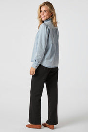 Justine Denim Shirt | Light Blue | Skjorte fra Neo Noir