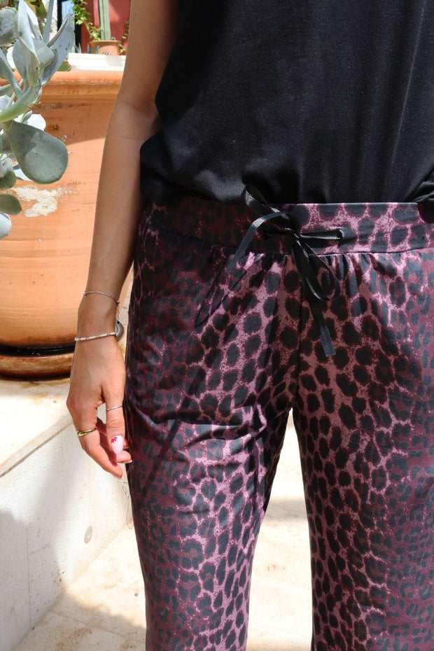 Alma Wide Pants | Bordeaux Lux Leo | Bukser fra Liberté