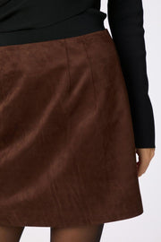 Hemie Imitated Suede Skirt | Brown | Nederdel fra Neo Noir