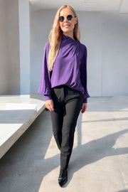 Highland Falls Blouse | Dark Grape | Bluse fra French Laundry