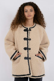 Fanny Teddy Jacket | Camel | Jakke fra Neo Noir