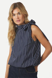 Veda Double Stripe Top | Navy | Bluse fra Neo Noir