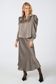 Rosslyn Heavy Sateen Blouse | Warm Grey | Bluse fra Neo Noir