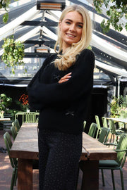 Fro Bow Pullover | Black Silver Bow | Bluse fra Liberté