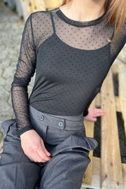 Nola Mesh | Black Dot | Mesh bluse fra Statebird