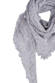 Siri Triangle Knitted Scarf | Grey | Tørklæde fra Black Colour