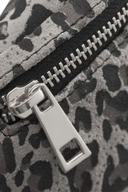 Bumbag 12556 | Grey leo print | Taske fra Depeche