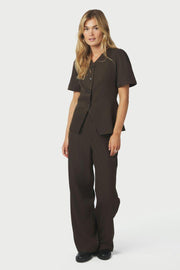 Jules Structure Blouse | Dark Brown | Bluse fra Neo Noir