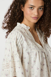Siama Dobby Flower Blouse | Off White | Bluse fra Neo Noir