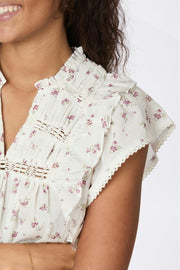 Jayla Small Blossom Top | Creme | Bluse fra Neo Noir