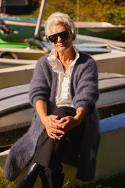 Long open cardigan in fluffy mohair 82121L | Mouse Gray | Strik fra Atelier C