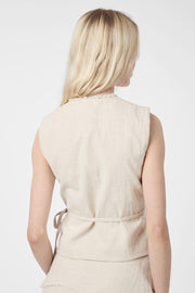 Filora Ramie Wrap Waistcoat | Natural | Vest fra Neo Noir