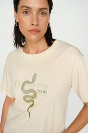 Hill O-SS Tee | Ecru | T-shirt fra Mos Mosh