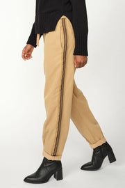 Maison Lassen Pant Ankle | True Camel | Bukser fra Mos Mosh