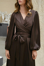 Rimini Heavy Sateen Dress | Dark Brown | Kjole fra Neo Noir