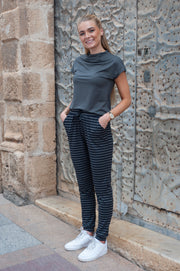 Alma Pants | Dark Grey Black Stripe | Bukser fra Liberté