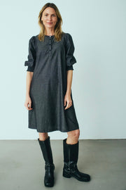 Aby Dress 205281 | Black Denim | Kjole fra Freequent