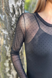 Nola Mesh | Black Dot | Mesh bluse fra Statebird