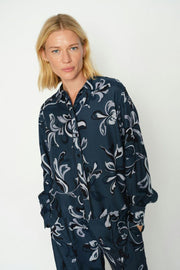 Abina Serve Shirt | Ensign Blue | Skjorte fra Mos Mosh