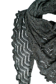 Siri Triangle Knitted Scarf | Deep Green | Tørklæde fra Black Colour