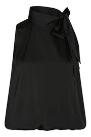 Veda Drapy Satin Top | Black | Bluse fra Neo Noir