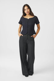 Tango Structure Top | Dark Navy | Bluse fra Neo Noir