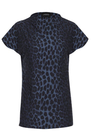 Alma Top | Dusty Navy Leo | Bluse fra Liberté