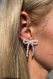 Pearl Bow Earrings | Øreringe fra Birdsong