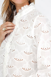 Embossed Shirt | White | Skjorte fra Atelier C