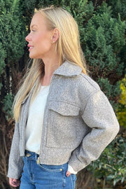 Kiki Short Jacket | Sand | Jakke fra Avery