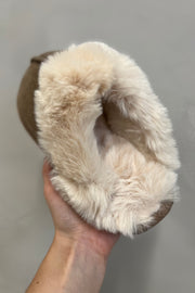 Alice Lee Slippers | Taupe | Sutsko fra Avery