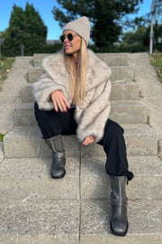 Stephanie Faux Fur Jacket | Beige | Jakke fra Neo Noir