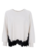 Evy Lace Sweatshirt | Off White | Bluse fra Black Colour – nedsat