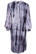 Meera Tie Dye Dress 40536 | Grey | Kjole fra Black Colour – nedsat