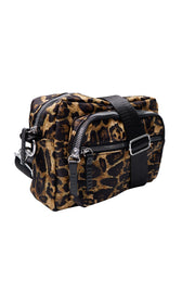 Vanda Leo Crossover Bag | Khaki Leo | Taske fra Black Colour