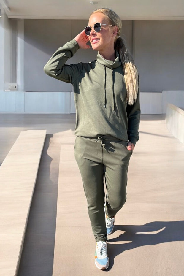 Tini Sweatpants | Olive | Sweatpants fra State Bird