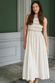 Atika Deco Smock Dress | Ivory | Kjole fra Neo Noir