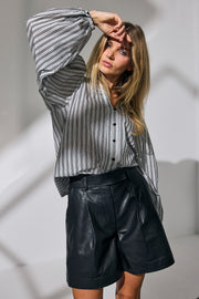 Nora V-Shirt 35778 | WhiteBlack | Bluse fra Co'couture