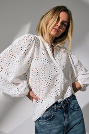 Giselle Anglaise V-Shirt | Bluse fra Co'couture