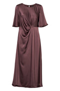Nora Dress 2927 | Blomme | Kjole fra Prepair