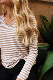 Ulla Ls Vneck Stripe Tshirt | Sand White Stripe | Bluse fra Liberté