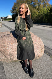 Merinda Dress | Militairy | Kjole fra Marta du Chateau