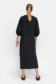 Saga Maxi Dress | Black | Kjole fra Esmé studio