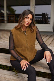 Ada Waistcoat | Mørkegrøn | Teddy vest fra French Laundry